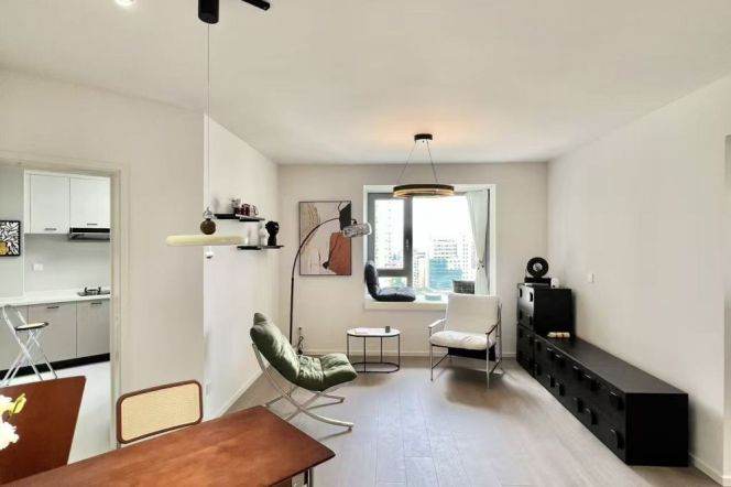 2 Brs with Open Balcony/Central ac, 110 sqm, Brand-new Dec@ Wuding metro L14