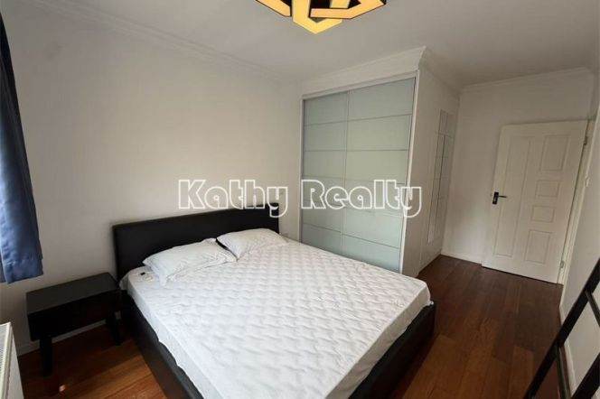 Nice 2BR 2bath Balcony Wall heating nr Shanxi(s) Rd 14k