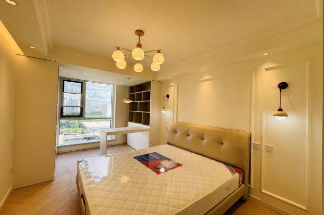  High-Floor 3BR with Massive Walk-In Closet — 28,800 RMB