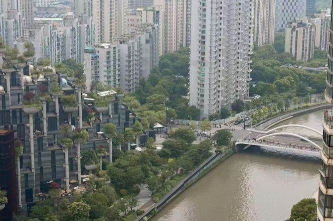 Luxury River-view Penthouse premium river-front tower unit