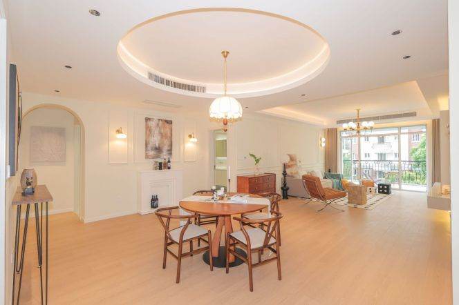 Premium 4-Bedroom Apartment | Zhongshan Park , Changning  