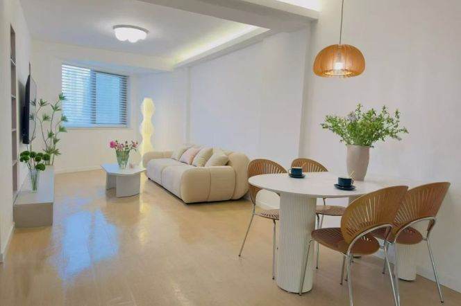 West Nanjing station spacious & nice 1br with lift 11k