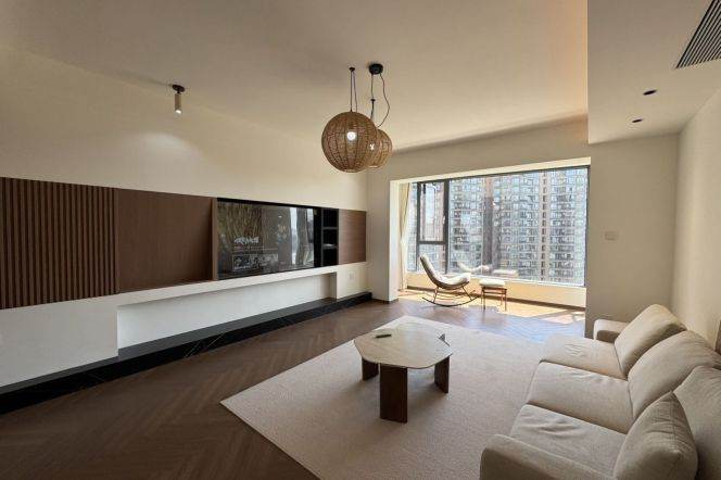  High-Floor Cream & Wood Style 3BR — 42,800 RMB