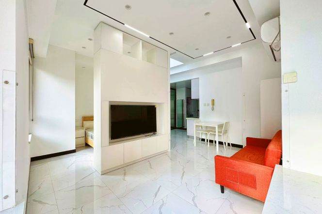 Bright cozy high rise 1 br 1 lr near Wuding rd station