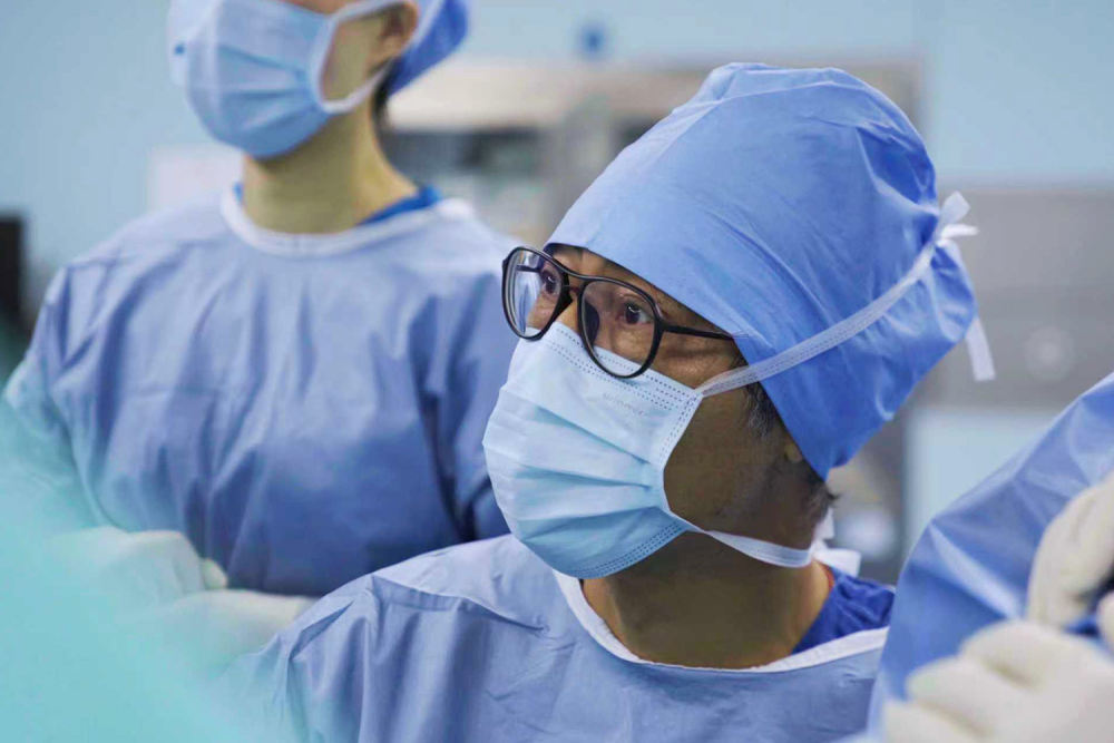 Shanghai United Family Hospital Detects Early Kidney Tumor with Robot-Assisted Surgery
