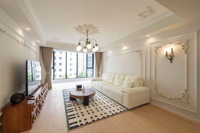 Spacious 3-Bedroom Residence | Jing'an District