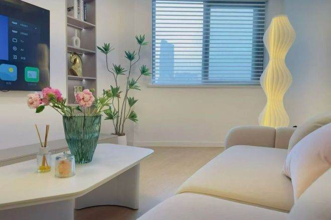 West Nanjing station spacious & nice 1br with lift 11k