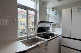 good value-renovated- convenient location-Yueyang Road -line 9/12 Jiashan Road