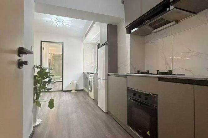 Modern&Spacious Elevator 3Bdrs 2Baths Apt+Hua Shan Rd+Ulumuqi Rd+L2/7/14 Jing An Temple