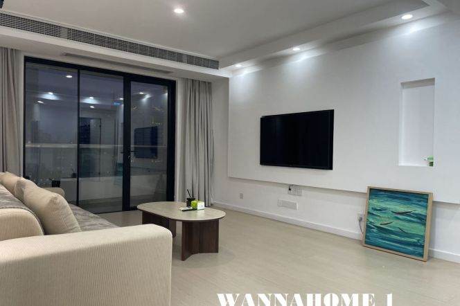 Stunning View+Modern&Really Bright 3Bdrs 2Baths Apt+West Nanjing Rd+Nice Balcony+Great Compound