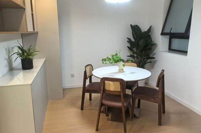 Wuding Lu station spacious $ nice 1br with 11.5k