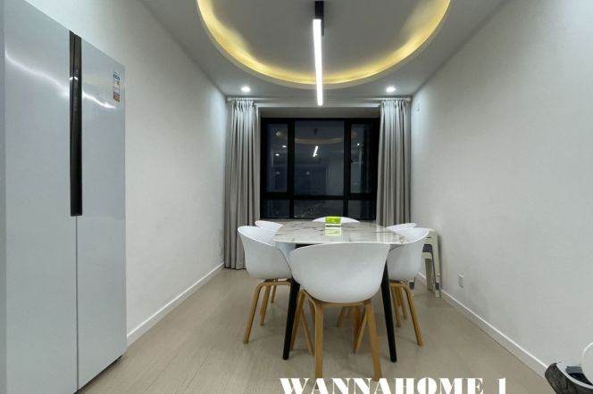 Stunning View+Modern&Really Bright 3Bdrs 2Baths Apt+West Nanjing Rd+Nice Balcony+Great Compound