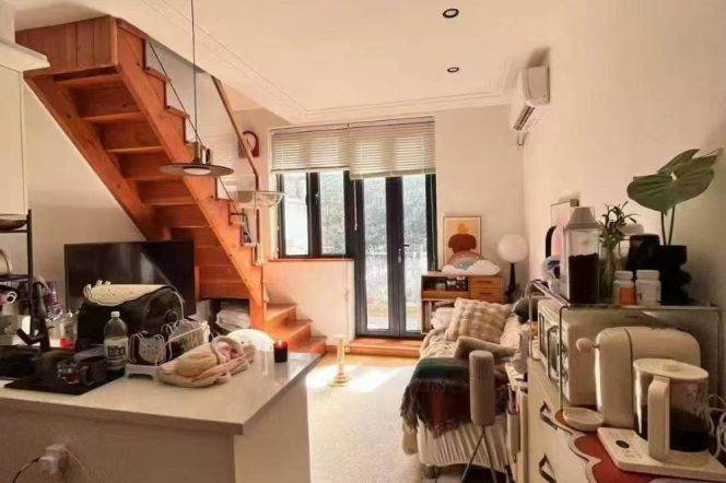 Jing'an Temple 1BR+Balcony