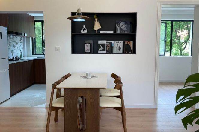 3 Brs, 1 Living room, Central ac/Dryer, 100 sqm, Brand-new Dec @ Century Park L2