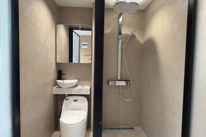 good value-renovated- convenient location-Yueyang Road -line 9/12 Jiashan Road