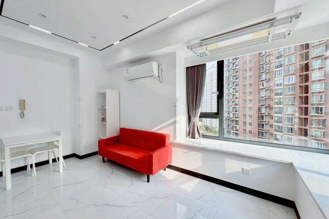Bright cozy high rise 1 br 1 lr near Wuding rd station