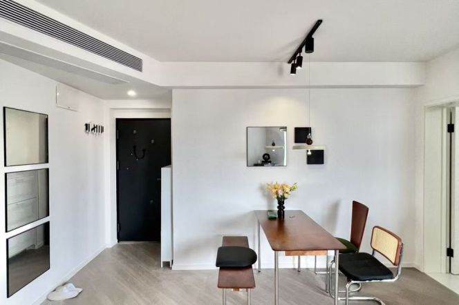 2 Brs with Open Balcony/Central ac, 110 sqm, Brand-new Dec@ Wuding metro L14