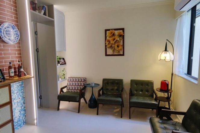 Unique 3 br (also can be 2 br+ 1 study room) next West Bund. easy to L11 LongYao Rd st