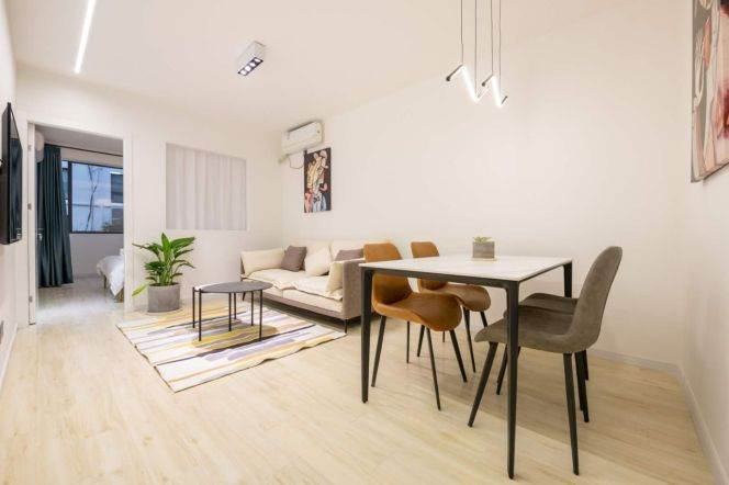 Cozy 2Br on Panyu rd @ L10/11 Jiaotong university station