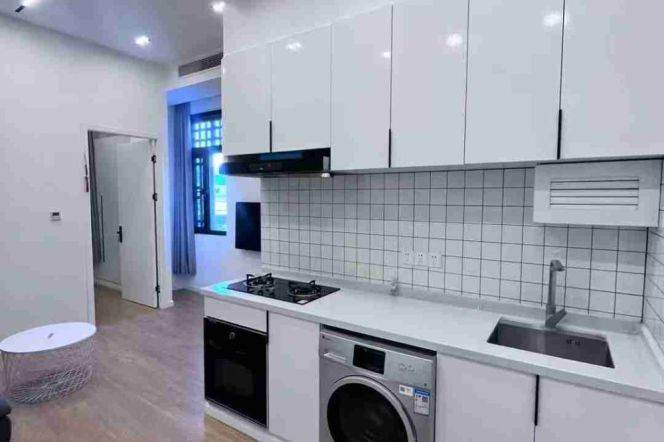 Modern&Spacious&Bright 1Bdr 1Baths Apt+Jing An Temple+3F Walk Up+West Nan Jing Rd