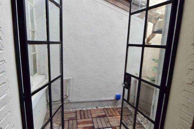 Valuable/Character Wukang Rd Historical Apt with Balcony/Floorheaing 12.8K 