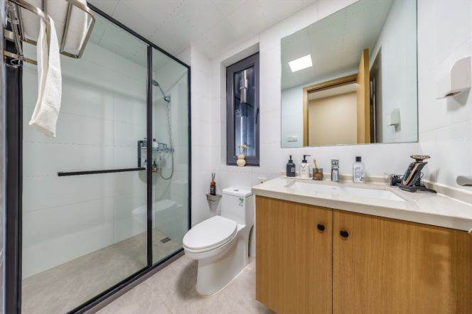 Jing'An New apt., 3BRs, close to SH university and high-teck zone, accept short& long term lease