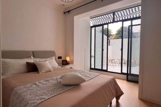 Nice yard+modern 1br 1lr/brand furniture/cozy&clean,Changping rd@L7