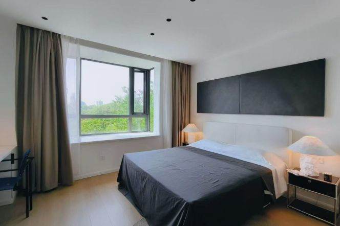 1 Br, 1 Living room, Oven and Dryer, 80 sqm @ Xujiahui station L1,9&11