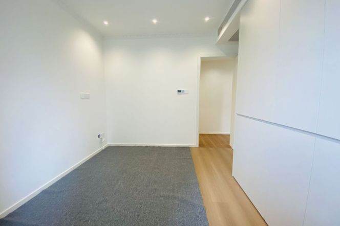 3 Brs, 2 Baths, Floor heating/Central ac/Oven/Dish washer, 130 sqm @ Wuzhong metro L15