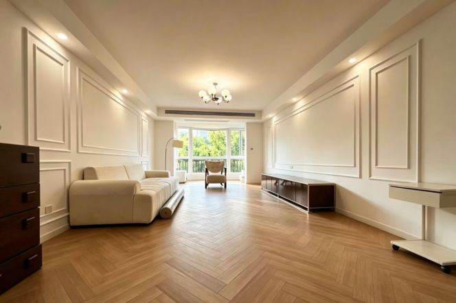 2 Brs, 2 Baths, Central ac/Dish washer, 140 sqm, Suzhou River @ Zhenping metro L3,4&7