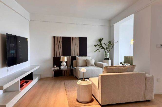 Spacious&Modern/2BR 2LR/green view/elevator,SH Railway Station(W)@L11/15