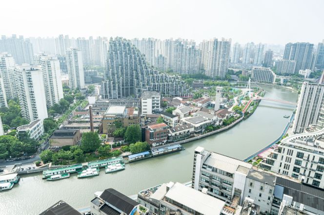 Spacious&Bright&Fabulous 3Bdrs 2Bath Apt/Stunning Su Zhou Creek View+L13 Jiang Ning Rd 