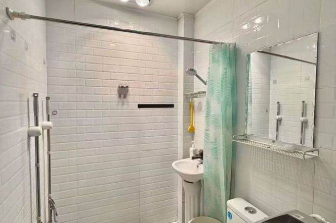 Modern 3Brs/1Lr/1Bt apt nr Jiangsu rd,M2/3/4/11
