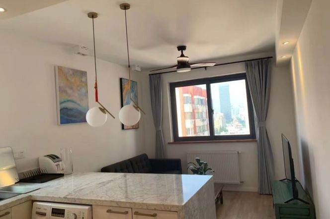  1BR high-rise nr Changshu rd Line  1&7 