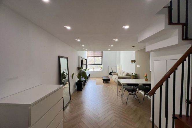 Short Term super nice modern 2 br golden location M2/7/14 Jing'an Temple 