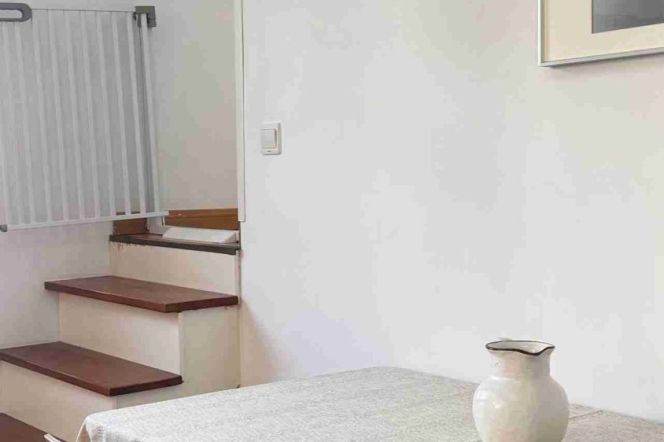 Modern&Spacious&Bright 2Bdrs 1Bath Apt+Large Terrace+Ju Lu Rd+Jing'an Temple+3F Walk Up