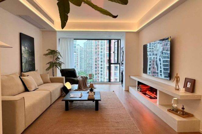 Nice compound/modern 2br 2lr/central AC/NR ECNU,Longde rd@L11/13