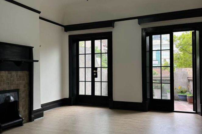 3 Brs, 2 Baths with Private Terrace/Central ac/Wall heating, 130 sqm @ Jingan temple L2&7