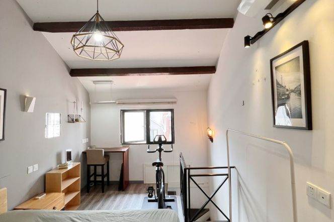Good Value Duplex Apt. Near iapm 