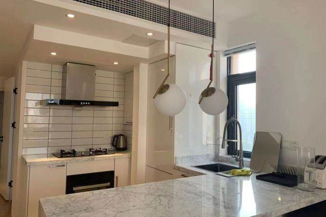  1BR high-rise nr Changshu rd Line  1&7 