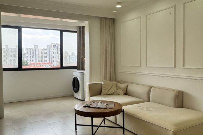 Spacious&Modern&Sunny 1Br  + Elevator | New renovation | Xujiahui