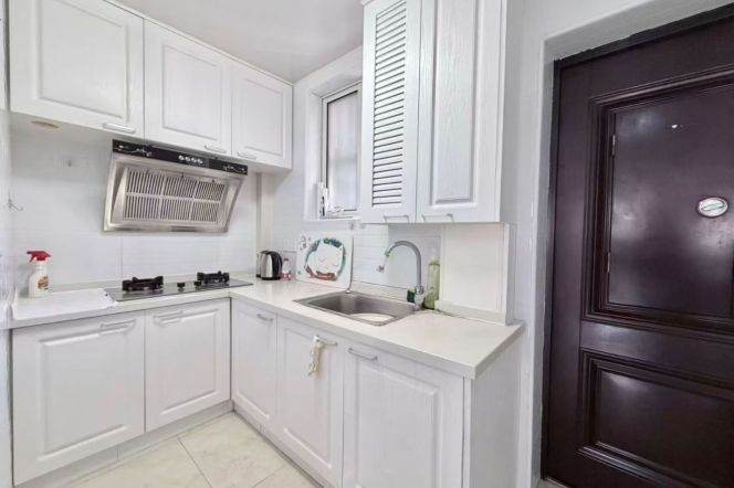 Modern 3Brs/1Lr/1Bt apt nr Jiangsu rd,M2/3/4/11