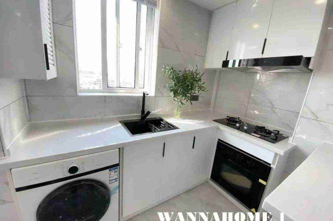 Spacious&Modern Elevator 1Bdr 1Bath Apt+West Yan'an Rd+L2/11 Jiang Su Rd+Large Balcony
