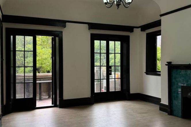 3 Brs, 2 Baths with Private Terrace/Central ac/Wall heating, 130 sqm @ Jingan temple L2&7