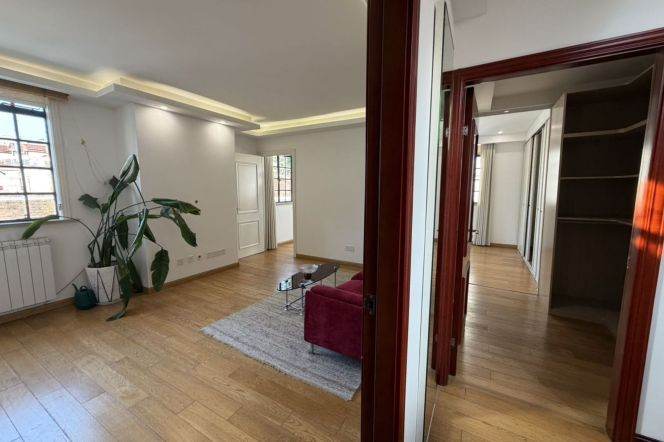 Nice terrace 2Brs/2Lrs/1Bt apt nr South shanxi rd,M1/10/12
