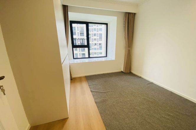 3 Brs, 2 Baths, Floor heating/Central ac/Oven/Dish washer, 130 sqm @ Wuzhong metro L15