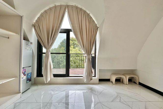 Charming Loft with Large Private Terrace — 3,680 RMB