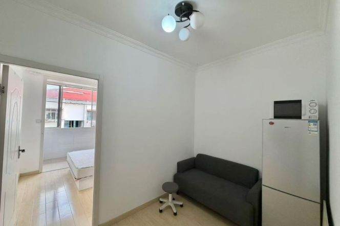 Modern 3Brs/1Lr/1Bt apt nr Jiangsu rd,M2/3/4/11