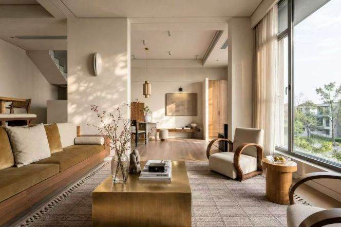 Luxury Townhouse for Rent on Xinhua Road 