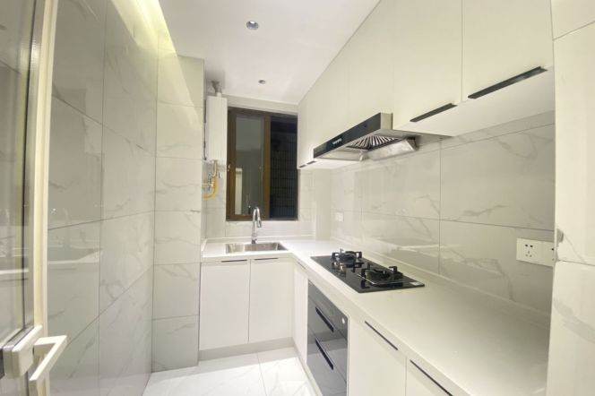 14k Cute 3Br with floor heating Nr The Suzhou River close to Zhenping Rd.line3/4/7